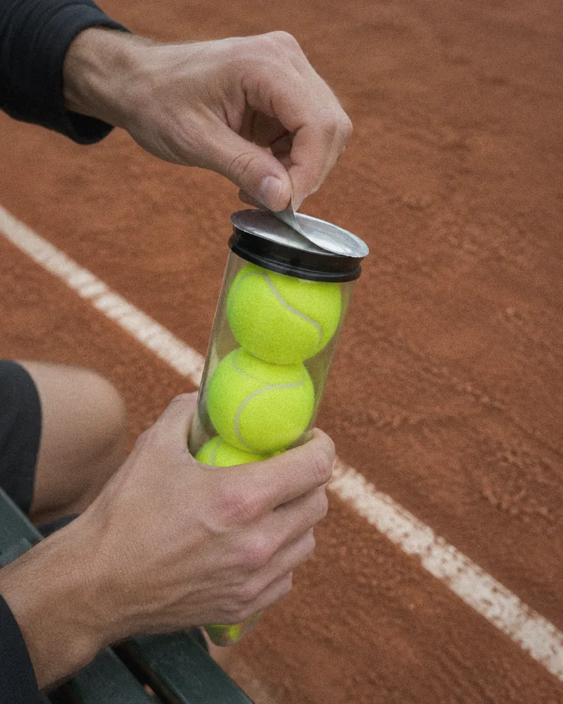 Pelotas nuevas listas para el partido